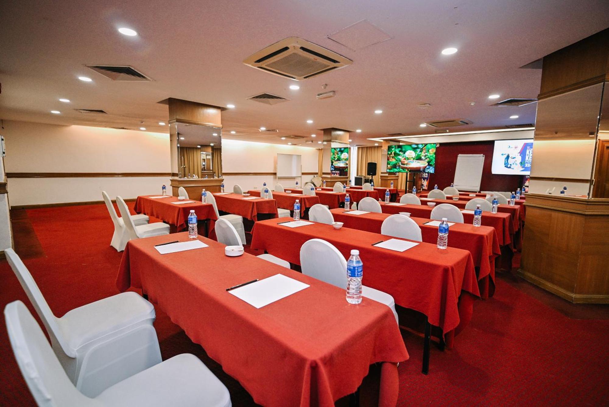Kingston Hotel 11 - Pwtc, Kl — Photos 1